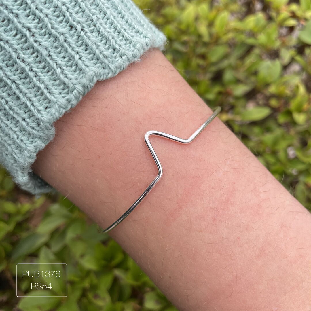 Bracelete Aberto V Liso Prateado